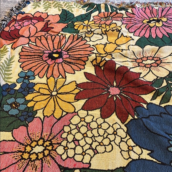 Urban outfitters floral woven throw blanket 50x70 - Picture 5 of 7